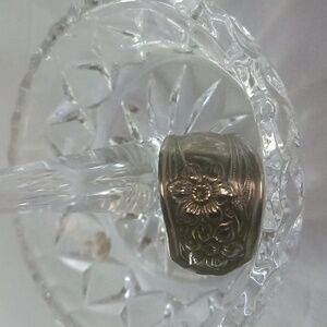Vintage handcrafted silverware jewelry ring size 8.5